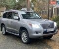 Сірий Лексус ЛХ, об'ємом двигуна 5.7 л та пробігом 295 тис. км за 21555 $, фото 1 на Automoto.ua