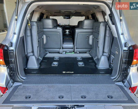 Серый Лексус ЛХ, объемом двигателя 5.66 л и пробегом 273 тыс. км за 24900 $, фото 72 на Automoto.ua