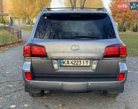 Сірий Лексус ЛХ, об'ємом двигуна 5.66 л та пробігом 295 тис. км за 20888 $, фото 30 на Automoto.ua