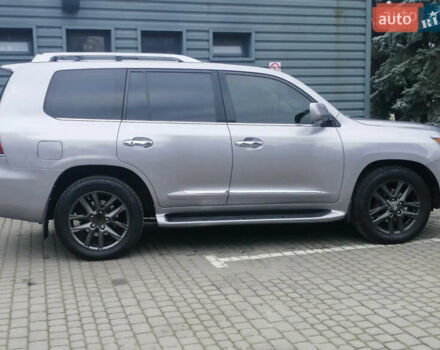 Лексус ЛХ 2008 в Ивано-Франковске на Automoto.ua Серый Лексус ЛХ, объемом двигателя 5.66 л и пробегом 285 тыс. км за 25000 $, фото 7 на Automoto.ua