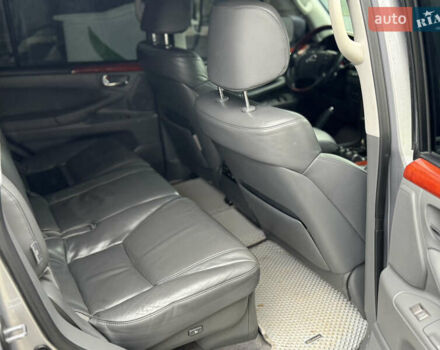 Серый Лексус ЛХ, объемом двигателя 5.66 л и пробегом 530 тыс. км за 25500 $, фото 11 на Automoto.ua