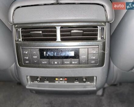 Сірий Лексус ЛХ, об'ємом двигуна 5.7 л та пробігом 295 тис. км за 21555 $, фото 30 на Automoto.ua