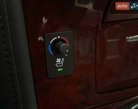 Серый Лексус ЛХ, объемом двигателя 5.66 л и пробегом 259 тыс. км за 21990 $, фото 32 на Automoto.ua