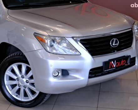 Серый Лексус ЛХ, объемом двигателя 5.7 л и пробегом 180 тыс. км за 19900 $, фото 2 на Automoto.ua
