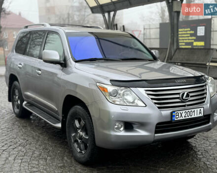 Серый Лексус ЛХ, объемом двигателя 5.66 л и пробегом 530 тыс. км за 25500 $, фото 2 на Automoto.ua