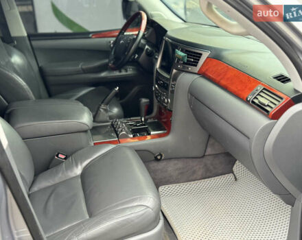 Серый Лексус ЛХ, объемом двигателя 5.66 л и пробегом 530 тыс. км за 25500 $, фото 8 на Automoto.ua