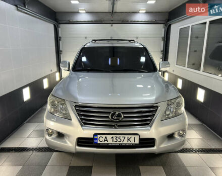 Серый Лексус ЛХ, объемом двигателя 5.66 л и пробегом 273 тыс. км за 24900 $, фото 1 на Automoto.ua