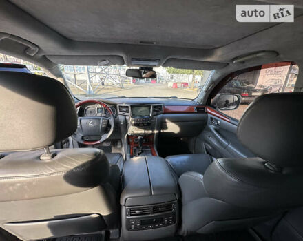 Серый Лексус ЛХ, объемом двигателя 5.66 л и пробегом 243 тыс. км за 28500 $, фото 59 на Automoto.ua