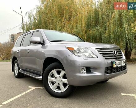 Серый Лексус ЛХ, объемом двигателя 5.66 л и пробегом 175 тыс. км за 32800 $, фото 3 на Automoto.ua