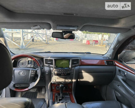 Серый Лексус ЛХ, объемом двигателя 5.66 л и пробегом 243 тыс. км за 28500 $, фото 57 на Automoto.ua