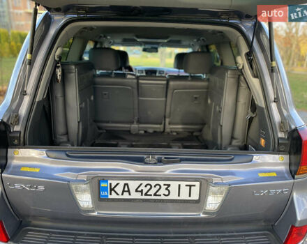 Сірий Лексус ЛХ, об'ємом двигуна 5.66 л та пробігом 295 тис. км за 20999 $, фото 7 на Automoto.ua