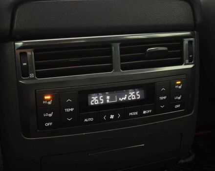 Серый Лексус ЛХ, объемом двигателя 5.7 л и пробегом 259 тыс. км за 21990 $, фото 15 на Automoto.ua