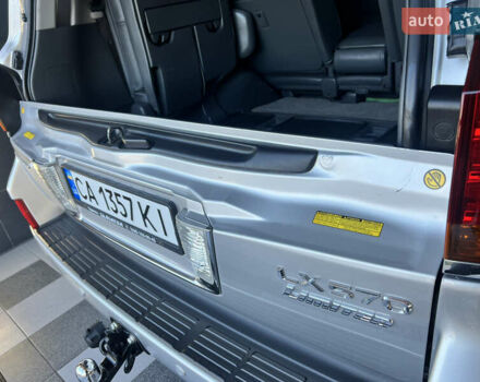 Серый Лексус ЛХ, объемом двигателя 5.66 л и пробегом 273 тыс. км за 24900 $, фото 75 на Automoto.ua