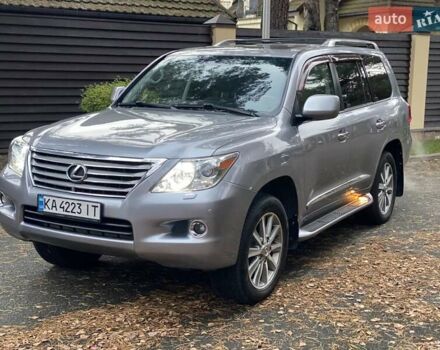 Сірий Лексус ЛХ, об'ємом двигуна 5.7 л та пробігом 295 тис. км за 21555 $, фото 2 на Automoto.ua