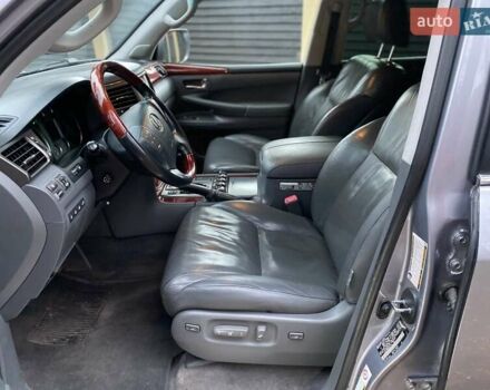 Сірий Лексус ЛХ, об'ємом двигуна 5.7 л та пробігом 295 тис. км за 21555 $, фото 21 на Automoto.ua