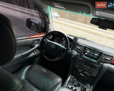 Сірий Лексус ЛХ, об'ємом двигуна 5.66 л та пробігом 246 тис. км за 24999 $, фото 32 на Automoto.ua