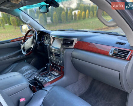 Сірий Лексус ЛХ, об'ємом двигуна 5.66 л та пробігом 295 тис. км за 20999 $, фото 35 на Automoto.ua