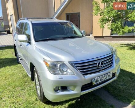 Сірий Лексус ЛХ, об'ємом двигуна 5.7 л та пробігом 376 тис. км за 21500 $, фото 3 на Automoto.ua