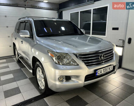 Серый Лексус ЛХ, объемом двигателя 5.66 л и пробегом 273 тыс. км за 24900 $, фото 5 на Automoto.ua