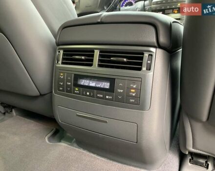 Серый Лексус ЛХ, объемом двигателя 5.66 л и пробегом 175 тыс. км за 32800 $, фото 59 на Automoto.ua