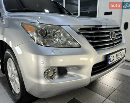 Серый Лексус ЛХ, объемом двигателя 5.66 л и пробегом 273 тыс. км за 24900 $, фото 11 на Automoto.ua