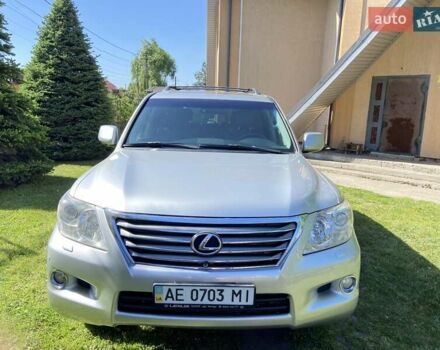 Сірий Лексус ЛХ, об'ємом двигуна 5.7 л та пробігом 376 тис. км за 21500 $, фото 2 на Automoto.ua