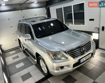Серый Лексус ЛХ, объемом двигателя 5.66 л и пробегом 273 тыс. км за 24900 $, фото 4 на Automoto.ua