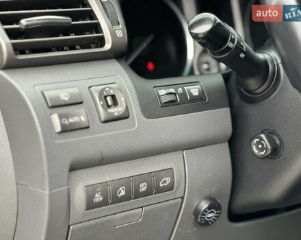 Серый Лексус ЛХ, объемом двигателя 5.7 л и пробегом 360 тыс. км за 19900 $, фото 26 на Automoto.ua