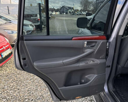 Сірий Лексус ЛХ, об'ємом двигуна 5.66 л та пробігом 303 тис. км за 22000 $, фото 22 на Automoto.ua