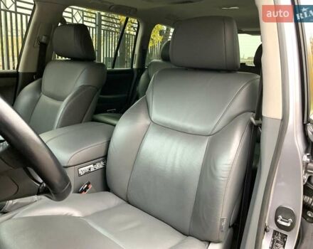 Серый Лексус ЛХ, объемом двигателя 5.66 л и пробегом 175 тыс. км за 32800 $, фото 30 на Automoto.ua