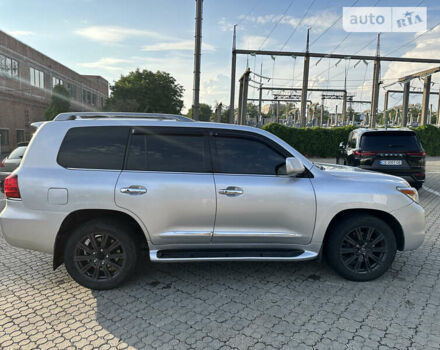 Серый Лексус ЛХ, объемом двигателя 5.66 л и пробегом 243 тыс. км за 28500 $, фото 13 на Automoto.ua