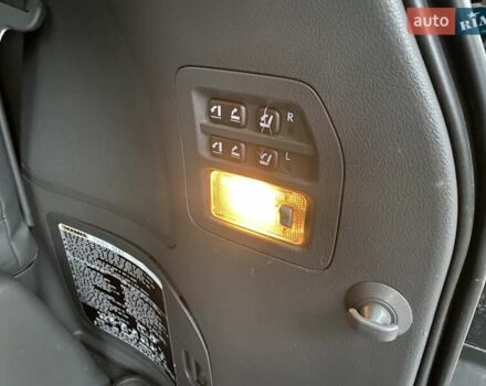 Сірий Лексус ЛХ, об'ємом двигуна 5.7 л та пробігом 295 тис. км за 21555 $, фото 41 на Automoto.ua