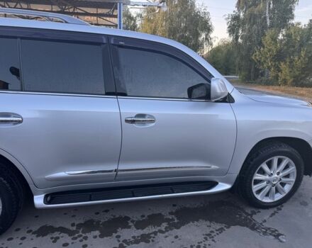 Серый Лексус ЛХ, объемом двигателя 5.7 л и пробегом 320 тыс. км за 22300 $, фото 4 на Automoto.ua