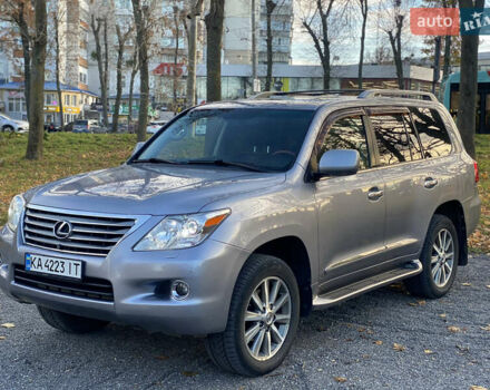 Сірий Лексус ЛХ, об'ємом двигуна 5.66 л та пробігом 295 тис. км за 20888 $, фото 1 на Automoto.ua