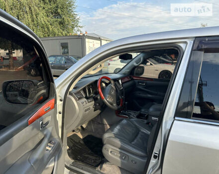 Серый Лексус ЛХ, объемом двигателя 5.66 л и пробегом 243 тыс. км за 28500 $, фото 28 на Automoto.ua