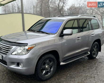 Серый Лексус ЛХ, объемом двигателя 5.66 л и пробегом 530 тыс. км за 25500 $, фото 6 на Automoto.ua