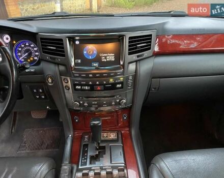 Сірий Лексус ЛХ, об'ємом двигуна 5.7 л та пробігом 295 тис. км за 21555 $, фото 37 на Automoto.ua