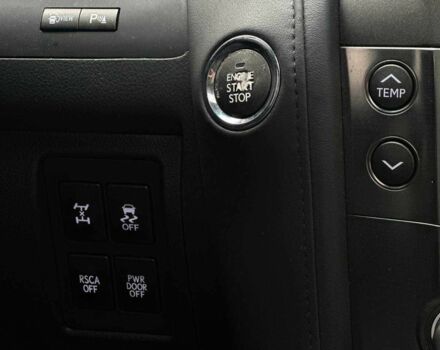 Серый Лексус ЛХ, объемом двигателя 5.7 л и пробегом 259 тыс. км за 21990 $, фото 20 на Automoto.ua