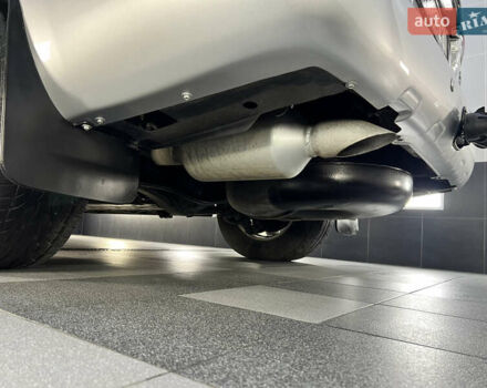 Серый Лексус ЛХ, объемом двигателя 5.66 л и пробегом 273 тыс. км за 24900 $, фото 64 на Automoto.ua