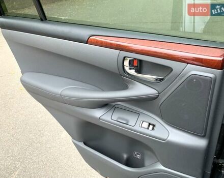 Серый Лексус ЛХ, объемом двигателя 5.66 л и пробегом 175 тыс. км за 32800 $, фото 54 на Automoto.ua