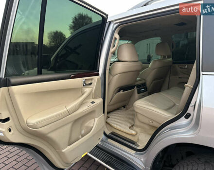 Сірий Лексус ЛХ, об'ємом двигуна 5.66 л та пробігом 262 тис. км за 22999 $, фото 20 на Automoto.ua