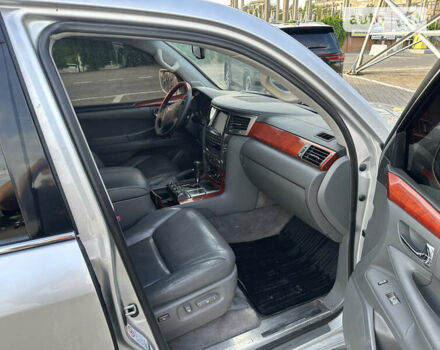 Серый Лексус ЛХ, объемом двигателя 5.66 л и пробегом 243 тыс. км за 28500 $, фото 21 на Automoto.ua