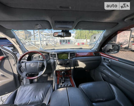 Серый Лексус ЛХ, объемом двигателя 5.66 л и пробегом 243 тыс. км за 28500 $, фото 61 на Automoto.ua