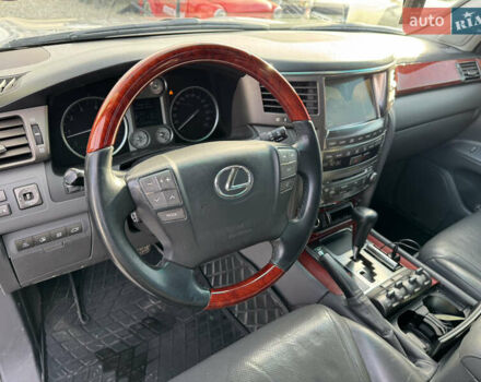 Сірий Лексус ЛХ, об'ємом двигуна 5.66 л та пробігом 303 тис. км за 22000 $, фото 17 на Automoto.ua