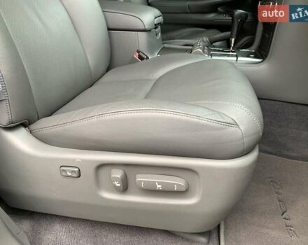 Серый Лексус ЛХ, объемом двигателя 5.66 л и пробегом 175 тыс. км за 32800 $, фото 41 на Automoto.ua