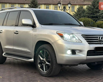 Сірий Лексус ЛХ, об'ємом двигуна 5.66 л та пробігом 262 тис. км за 22999 $, фото 8 на Automoto.ua