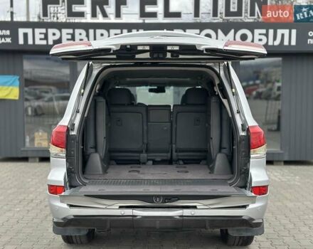 Серый Лексус ЛХ, объемом двигателя 5.66 л и пробегом 255 тыс. км за 24900 $, фото 21 на Automoto.ua