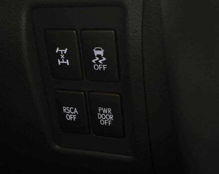 Серый Лексус ЛХ, объемом двигателя 5.7 л и пробегом 259 тыс. км за 21990 $, фото 22 на Automoto.ua