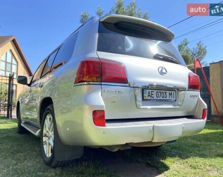 Сірий Лексус ЛХ, об'ємом двигуна 5.7 л та пробігом 376 тис. км за 21500 $, фото 10 на Automoto.ua