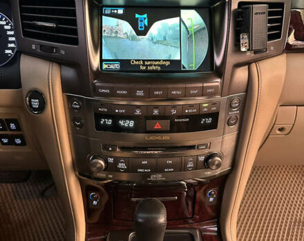 Сірий Лексус ЛХ, об'ємом двигуна 5.66 л та пробігом 262 тис. км за 22999 $, фото 32 на Automoto.ua